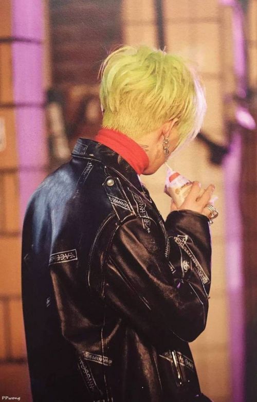 Crooked 狂放 G-Dragon