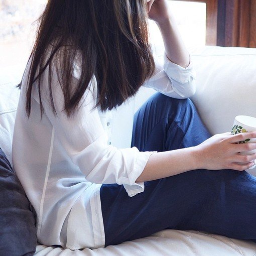 我不会勉强自己，我不会虚伪自己 女生伤感QQ皮肤