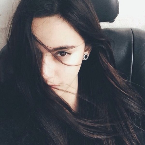 伤感个性的QQ女生皮肤 故事已经说完