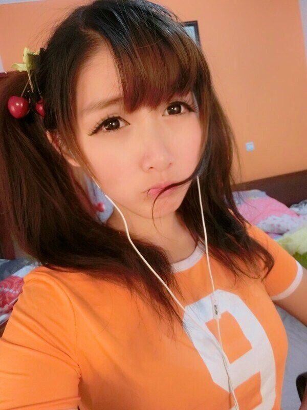好看可爱的女生QQ皮肤图片