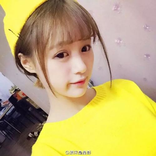 她是月光久抱必凉 可爱的女生QQ皮肤图片