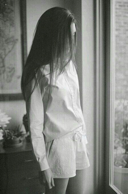 曾经说的再见，一语成谶，真的再也不见了 黑白伤感女生QQ皮肤
