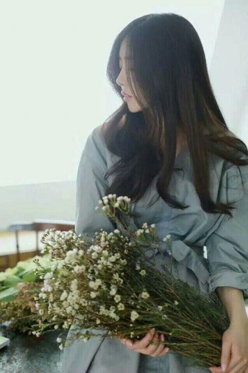春暖花开，你再回来、伤感的女生QQ皮肤图片