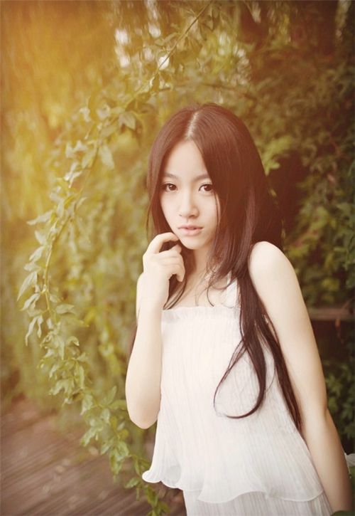 温润如风的小清新女生QQ皮肤背景图片