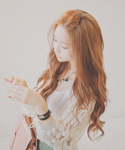 可爱的清新风格女生QQ皮肤 或许我们根本不适合i
