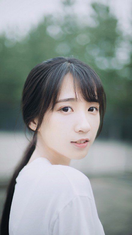 唯美清新的女生QQ皮肤经典图片