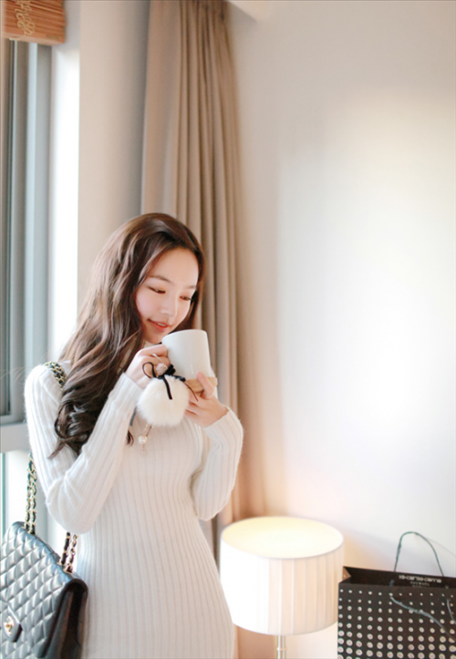 纯白可爱的暖暖女生QQ皮肤图片