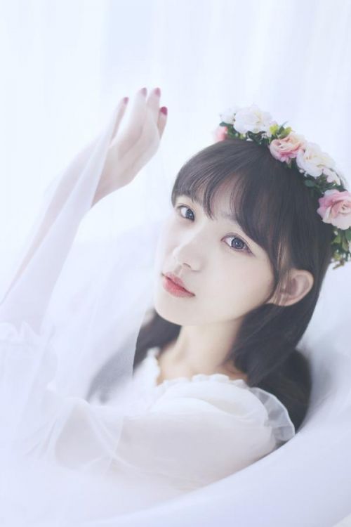 气质唯美小清新QQ皮肤女生背景图片
