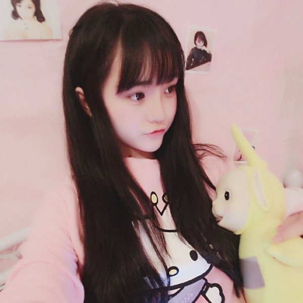 你是情书里的躲闪 可爱的女生QQ皮肤图片