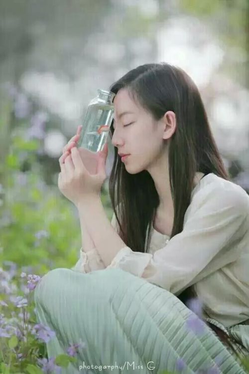 阳光很好，我很好 唯美QQ皮肤女生大图