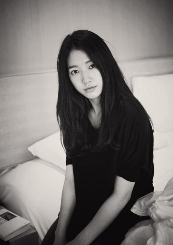 只怪时光它太残忍。唯美女生QQ皮肤背景图片