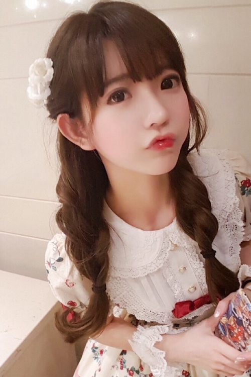 全身唯美可爱女生QQ皮肤大图