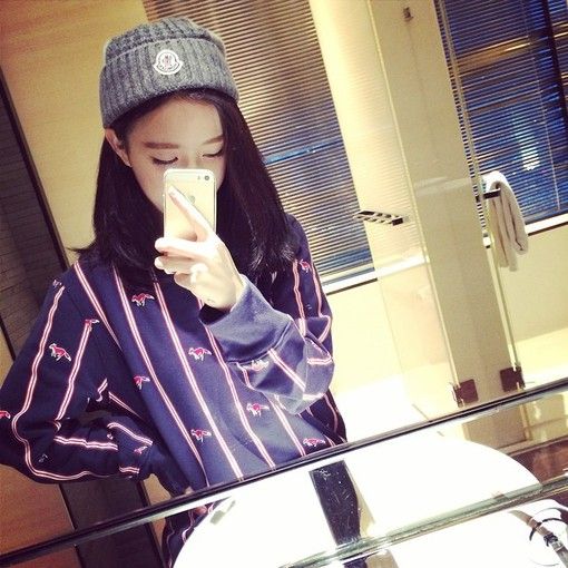 唯美气质可爱女生QQ皮肤