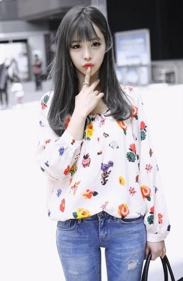 唯美清新的女生QQ皮肤大图 荣枯有序人事无常