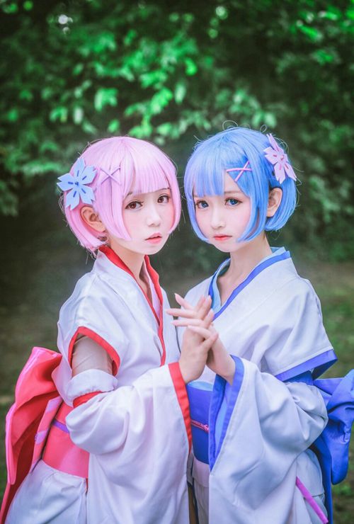 俏皮可爱de女生QQ皮肤大图