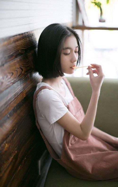不需要别人知道，一个人也可以照常微笑