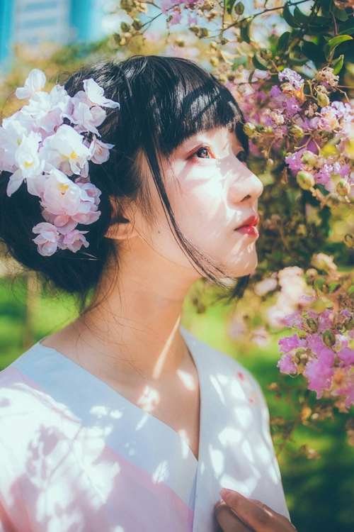高挑秀雅的古风女生QQ皮肤大图