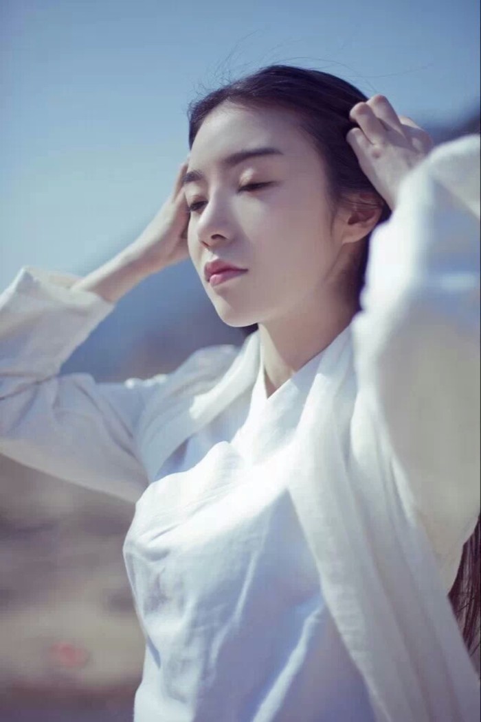 输了你赢了世界又如何 唯美气质的美女QQ皮肤