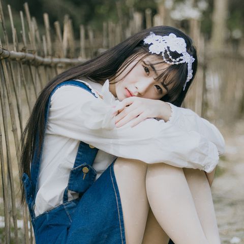少女与花 可爱女生QQ皮肤