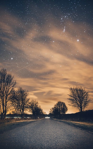 奇妙的夜空 意境唯美QQ皮肤背景图片
