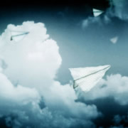 LOMO风伞和纸飞机QQ头像_半夜、唱起那销魂的歌曲