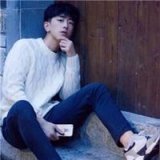 喜欢自拍的时尚男生QQ头像
