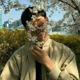 把自己收拾干净 也学学微笑