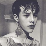 短发个性帅气男生头像