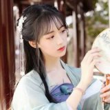 在薄情的世界里，深情的活着