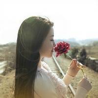 伤心的承诺 意境女生头像