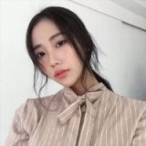 扯不出来的苦笑。洒脱的伤感女生头像