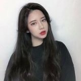 爱上一个人是如此的简单，忘掉他是如此的难。
