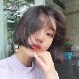 你说你在南方鲜花还在开 可爱的短发女生微信头像