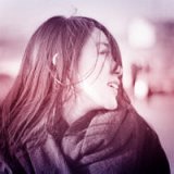 大笑的意境LOMO女生qq头像