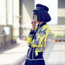他的眼睛会发光！