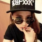 戴墨镜的时尚霸气QQ女生头像