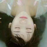 左眼从未见过右眼 但却会陪它一起流泪