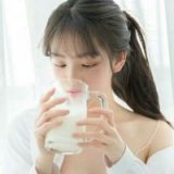 心有主见，不听传言，莫论人非，笑对人间