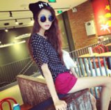 2015戴墨镜的上半身QQ女生头像