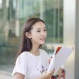 超越谎言，去拥抱你。清新的女生个性头像