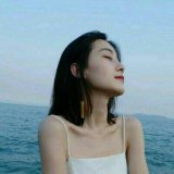 适应着这个世界的温度 不管是季节还是人心