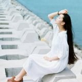 不想喝的酒先干为敬 不想见的人笑脸相迎 ​​