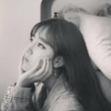 我会站在原地等你 黑白伤感QQ女生头像