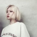 我曾有过一大堆的梦 然后 破碎了整个青春 伤感潮流女生头像