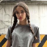 你总是一副不缺我的样子 你说我怎么敢拥抱你