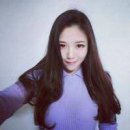 红地毯下的黑色高跟鞋i
