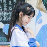 看到你笑，我也想笑。虽然很痛，但也得笑。