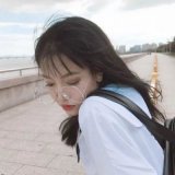 爱就是很难不为了她笑，很难不由着她。