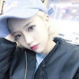 就连星星也坠落成歌 韩系可爱女生QQ头像