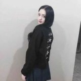 风一直吹 她还未归。